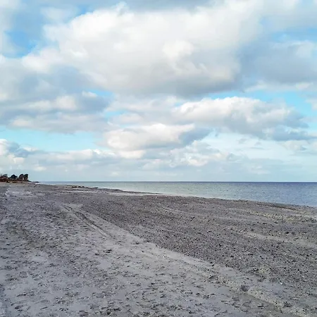 Semesterbostad 4 Star In *
